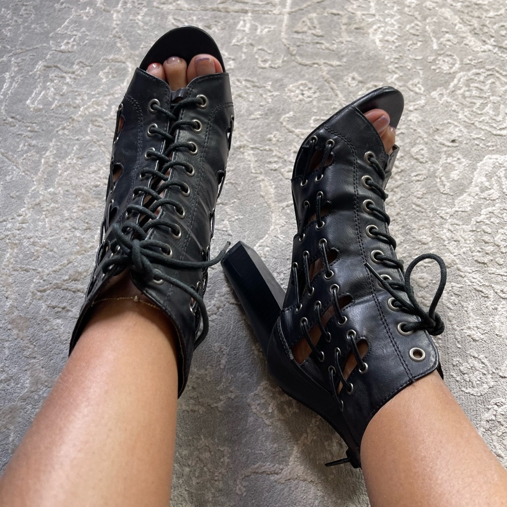 Stylish Black Lace-Up Heeled Sandals